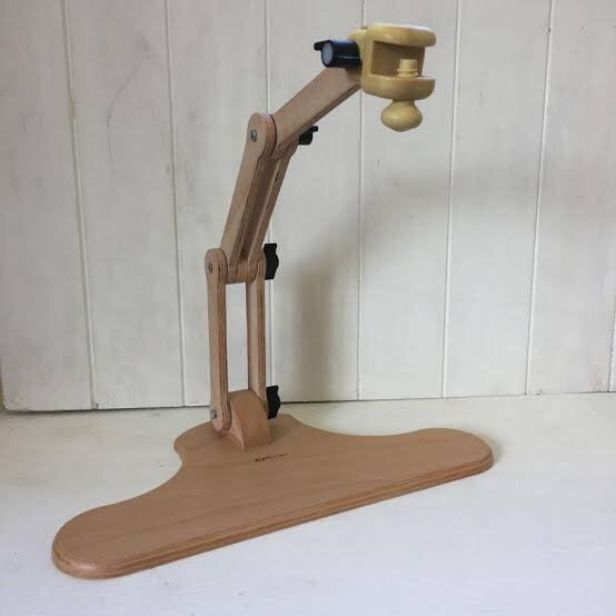 Nurge, Seat Embroidery Stand